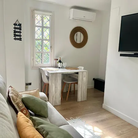 Apartment La Casa De La Brujita With Ac License Ess02999 *