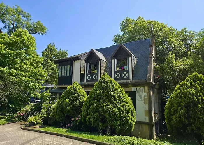 La Casa De La Brujita With Ac License Ess02999 *