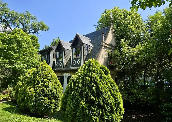 La Casa De La Brujita With Ac License Ess02999 Apartment