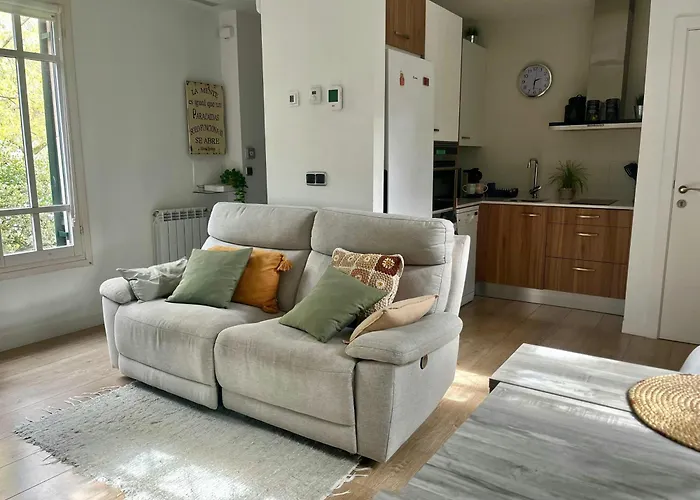 La Casa De La Brujita With Ac License Ess02999 Apartment